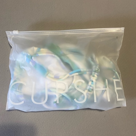 Cupshe Swimsuit Size M, NWT - Picture 3 of 3